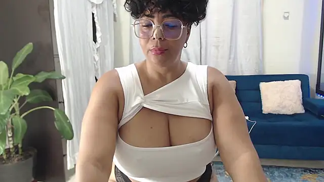 AmbarSofhia online show from March 18, 8:48 pm