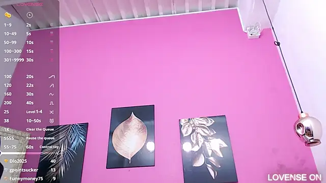 Snapshot of littlee_emilyy_ chatting on March 22, 2:48 am littlee emilyy  online show from March 22, 2:48 am