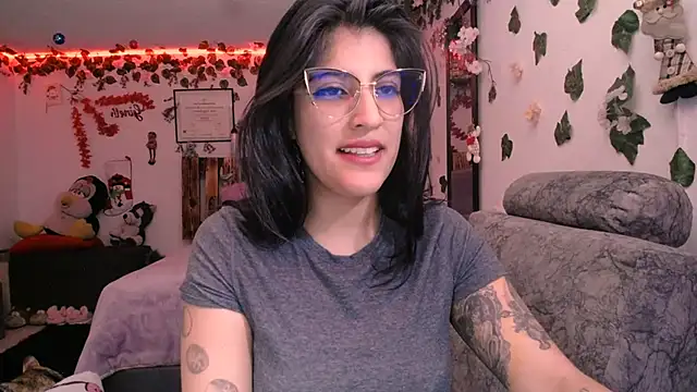 Snapshot of azahar__ziiz chatting on January 2, 7:01 am azahar ziiz online show from January 2, 7:01 am