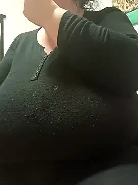 Snapshot of Nataliesbestjuggs chatting on February 22, 10:31 pm Nataliesbestjuggs online show from February 22, 10:31 pm