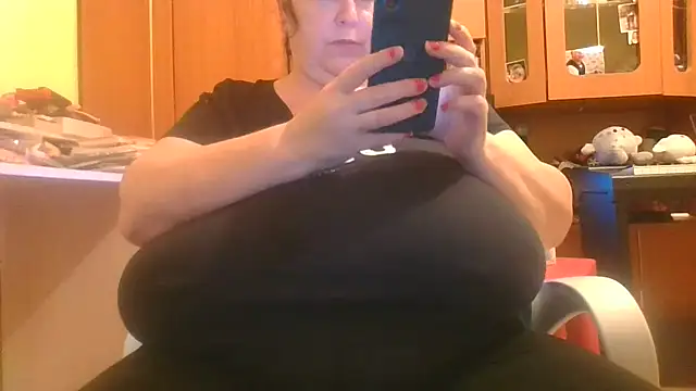 Snapshot of Nataliesbestjuggs chatting on September 20, 6:09 pm Nataliesbestjuggs online show from September 20, 6:09 pm