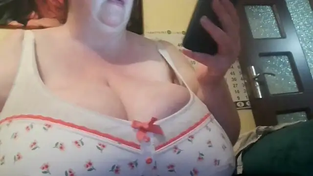 Snapshot of Nataliesbestjuggs chatting on May 21, 8:38 pm Nataliesbestjuggs online show from May 21, 8:38 pm