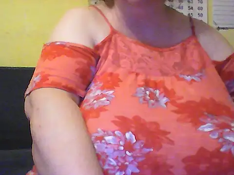 Snapshot of Nataliesbestjuggs chatting on May 31, 6:09 pm Nataliesbestjuggs online show from May 31, 6:09 pm