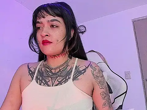 Snapshot of sarah_benjjaminn chatting on April 24, 11:12 am sarah benjjaminn online show from April 24, 11:12 am