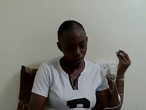 Snapshot of lizbela1 chatting on December 5, 5:20 pm lizbela1 online show from December 5, 5:20 pm