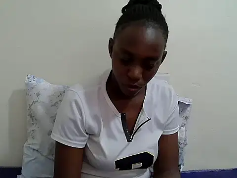 lizbela1 online show from May 7, 10:20 am