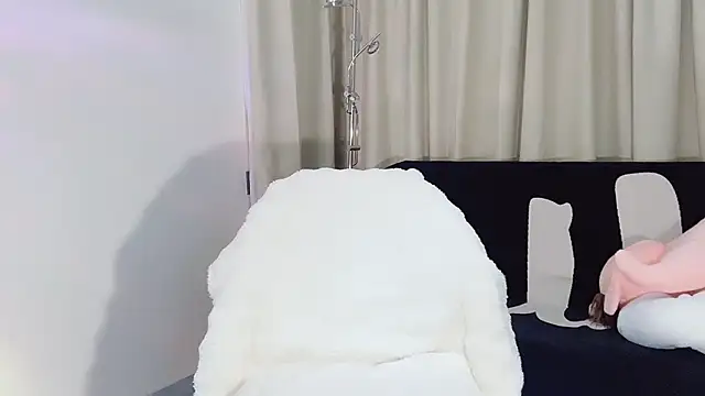 Snapshot of lvy-w chatting on February 13, 11:28 am lvy-w online show from February 13, 11:28 am