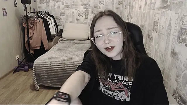 Snapshot of AmeliaKamishiro chatting on December 5, 1:28 pm AmeliaKamishiro online show from December 5, 1:28 pm