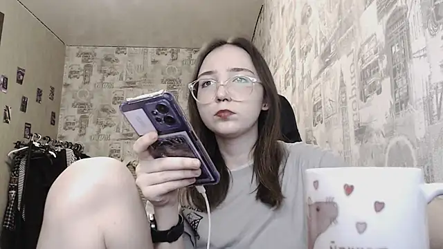 Snapshot of AmeliaKamishiro chatting on February 4, 6:06 pm AmeliaKamishiro online show from February 4, 6:06 pm