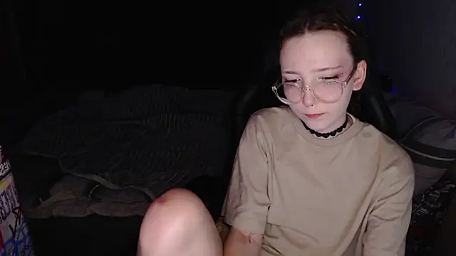 Snapshot of AmeliaKamishiro chatting on November 15, 1:58 am AmeliaKamishiro online show from November 15, 1:58 am