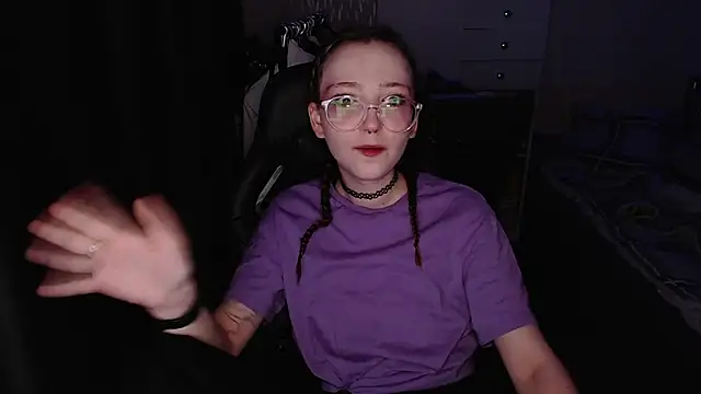 Snapshot of AmeliaKamishiro chatting on November 26, 3:18 am AmeliaKamishiro online show from November 26, 3:18 am