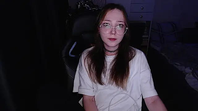 Snapshot of AmeliaKamishiro chatting on November 27, 9:33 am AmeliaKamishiro online show from November 27, 9:33 am