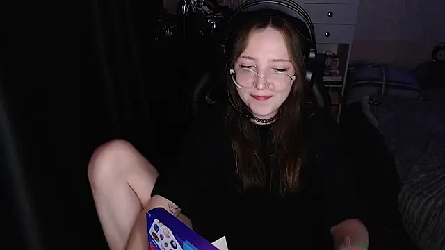 Snapshot of AmeliaKamishiro chatting on November 30, 1:04 pm AmeliaKamishiro online show from November 30, 1:04 pm