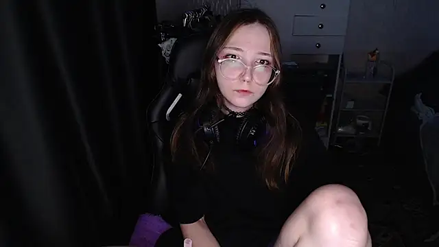 Snapshot of AmeliaKamishiro chatting on December 20, 4:25 pm AmeliaKamishiro online show from December 20, 4:25 pm