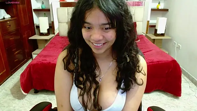 laureentt  online show from March 8, 3:39 am