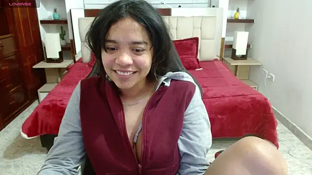 laureentt  online show from March 21, 9:23 am