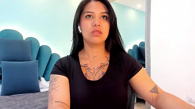 sharlott18 online show from March 5, 3:19 pm