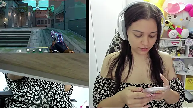 Snapshot of cinna_monroll chatting on December 19, 9:49 pm cinna monroll online show from December 19, 9:49 pm