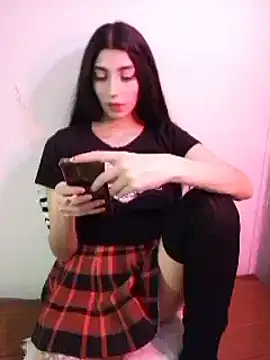 Snapshot of Felicia_smok3 chatting on December 6, 2:35 am Felicia smok3 online show from December 6, 2:35 am