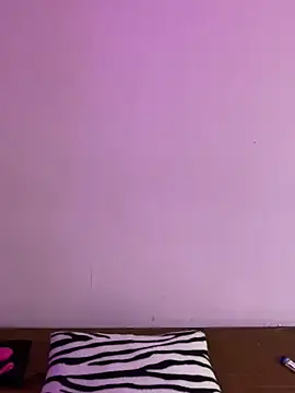 Snapshot of Felicia_smok3 chatting on February 15, 1:10 am Felicia smok3 online show from February 15, 1:10 am