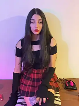 Snapshot of Felicia_smok3 chatting on December 18, 1:44 am Felicia smok3 online show from December 18, 1:44 am