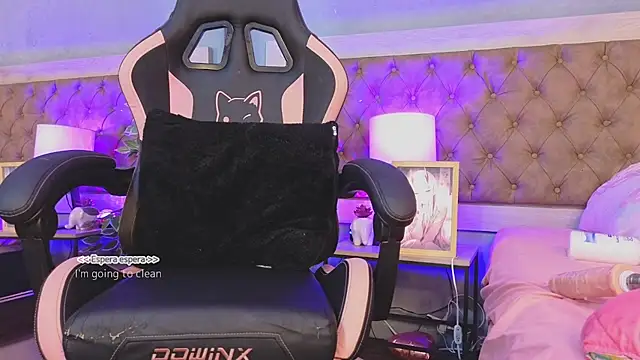 Snapshot of _Linoshka_1 chatting on March 9, 10:41 pm Linoshka 1 online show from March 9, 10:41 pm