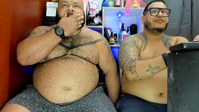 Snapshot of Latino_bigcock chatting on January 22, 10:26 pm Latino bigcock online show from January 22, 10:26 pm