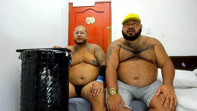 Snapshot of Latino_bigcock chatting on November 26, 2:51 pm Latino bigcock online show from November 26, 2:51 pm