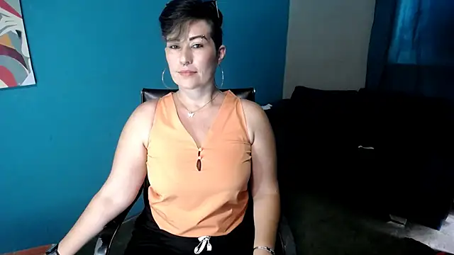 Sunny rayz  online show from July 6, 2:47 pm