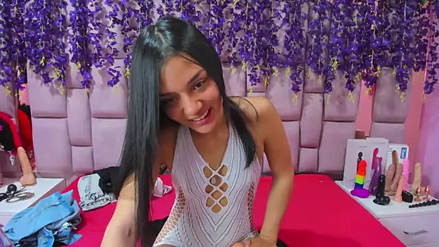 Snapshot of Bich_Anal_ chatting on December 23, 4:28 pm Bich Anal online show from December 23, 4:28 pm