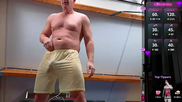 Snapshot of libo_horny_muscles chatting on January 6, 3:19 pm libo horny muscles online show from January 6, 3:19 pm