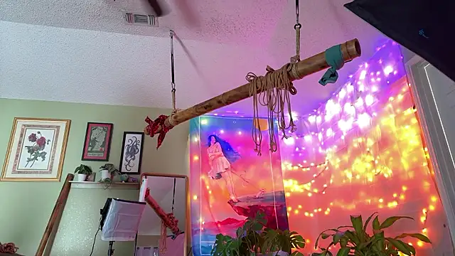 Linzy 19 online show from March 16, 9:19 pm