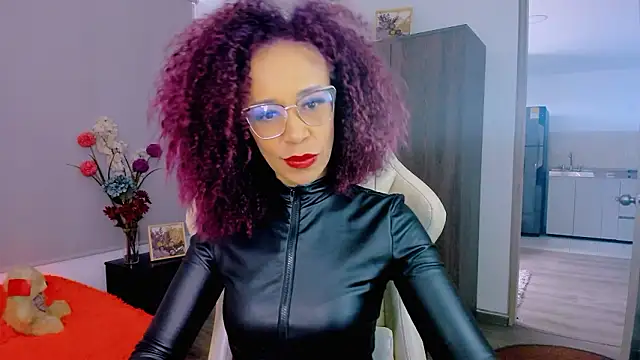 ScarlettMalbec online show from March 6, 9:00 pm