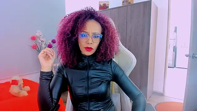 ScarlettMalbec online show from March 11, 8:15 pm