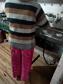 Snapshot of COUPLLE_VILLAGE chatting on February 14, 6:34 am COUPLLE VILLAGE online show from February 14, 6:34 am