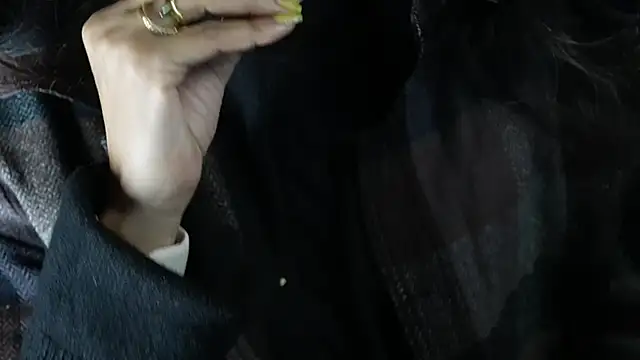 Snapshot of -AyeshaSinghania- chatting on December 27, 10:12 am -AyeshaSinghania- online show from December 27, 10:12 am