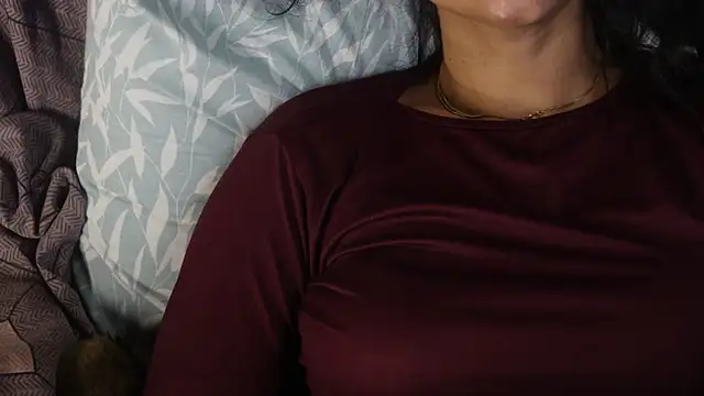 Snapshot of -AyeshaSinghania- chatting on September 18, 8:38 am -AyeshaSinghania- online show from September 18, 8:38 am