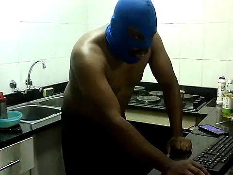 Snapshot of Yardie_bone chatting on December 2, 6:58 pm Yardie bone online show from December 2, 6:58 pm