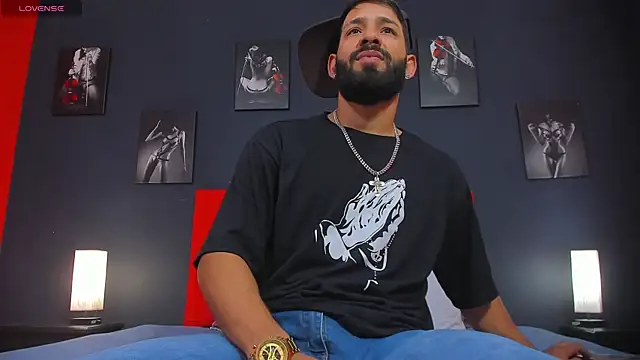 Snapshot of Thiagogomez chatting on December 12, 12:33 pm Thiagogomez online show from December 12, 12:33 pm