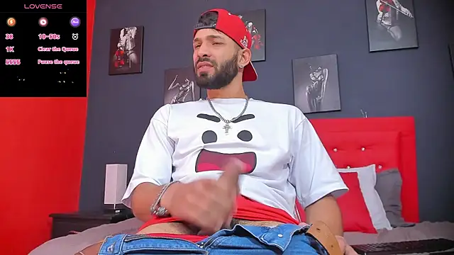 Snapshot of Thiagogomez chatting on December 13, 12:28 pm Thiagogomez online show from December 13, 12:28 pm