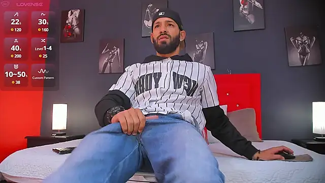 Snapshot of Thiagogomez chatting on December 17, 12:11 pm Thiagogomez online show from December 17, 12:11 pm