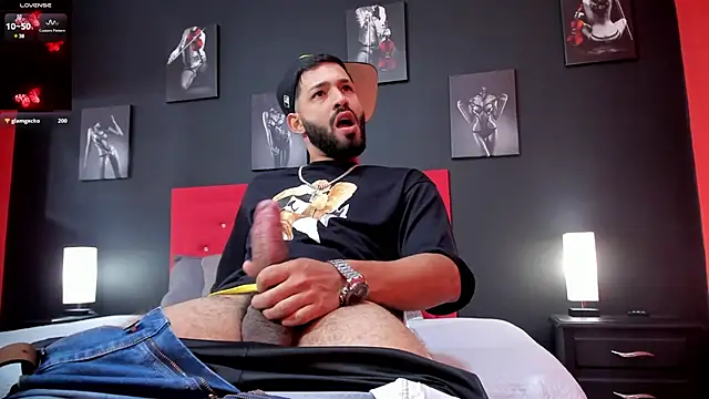 Snapshot of Thiagogomez chatting on December 28, 12:35 pm Thiagogomez online show from December 28, 12:35 pm