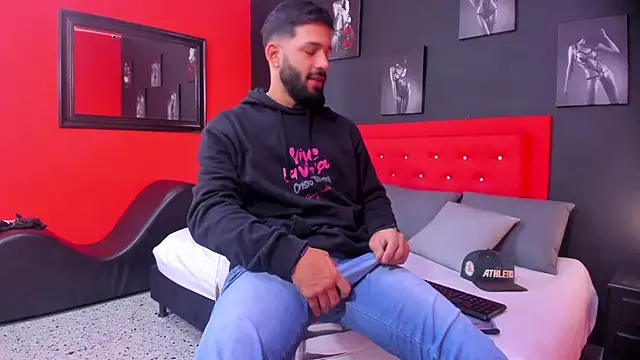 Snapshot of Thiagogomez chatting on October 27, 12:31 pm Thiagogomez online show from October 27, 12:31 pm