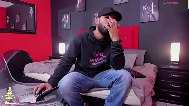 Snapshot of Thiagogomez chatting on December 4, 12:36 pm Thiagogomez online show from December 4, 12:36 pm