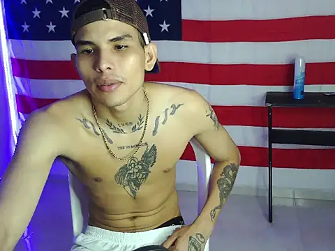 Snapshot of hot_king20 chatting on November 18, 2:17 am hot king20 online show from November 18, 2:17 am