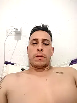 andresardila online show from December 7, 8:27 pm