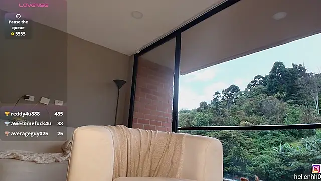 Snapshot of Helenbronwx chatting on December 21, 10:17 pm Helenbronwx online show from December 21, 10:17 pm