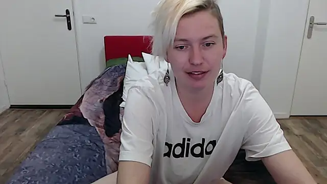 Snapshot of cumfun chatting on January 27, 1:41 pm cumfun online show from January 27, 1:41 pm