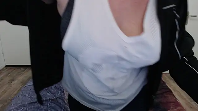 Snapshot of cumfun chatting on January 28, 1:16 pm cumfun online show from January 28, 1:16 pm