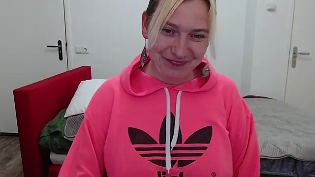 Snapshot of cumfun chatting on February 9, 5:43 pm cumfun online show from February 9, 5:43 pm